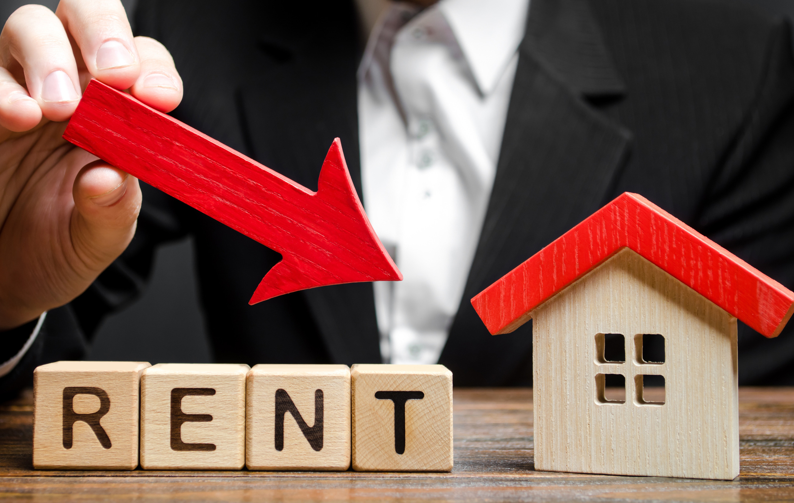 Renters Rejoice as Median Rent Prices Drop for the First Time in Years!