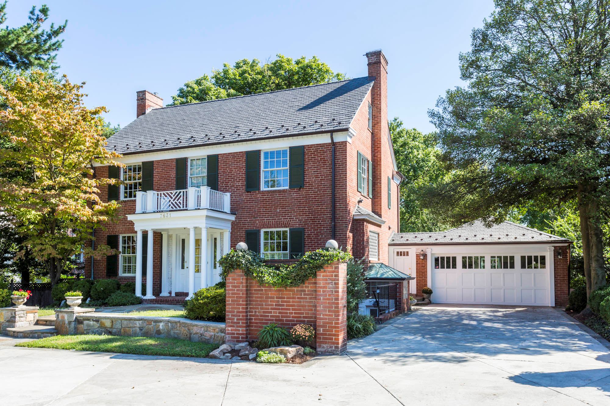 Elevate Your Home’s Charm: The Ultimate Guide to Irresistible Curb Appeal When Selling Your House