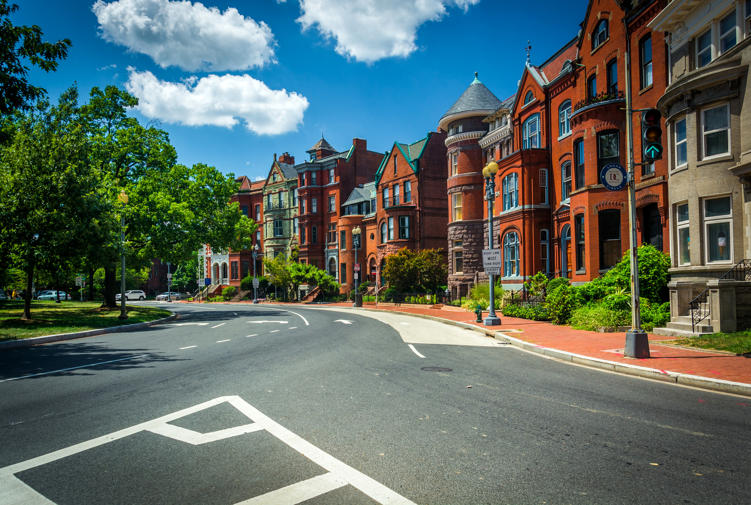 Luxury Living Redefined: Exploring Washington D.C. versus Potomac, MD’s Opulent Enclaves